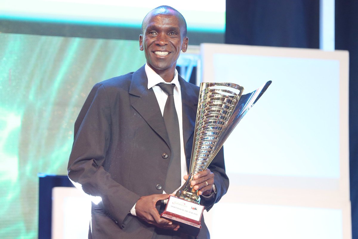 SportPesaBlog's tweet photo. Eliud Kipchoge said he is focused and determined in running under the 2-hours mark earlier in the week during the #SOYA2016 Awards https://t.co/SabRKYx3ln