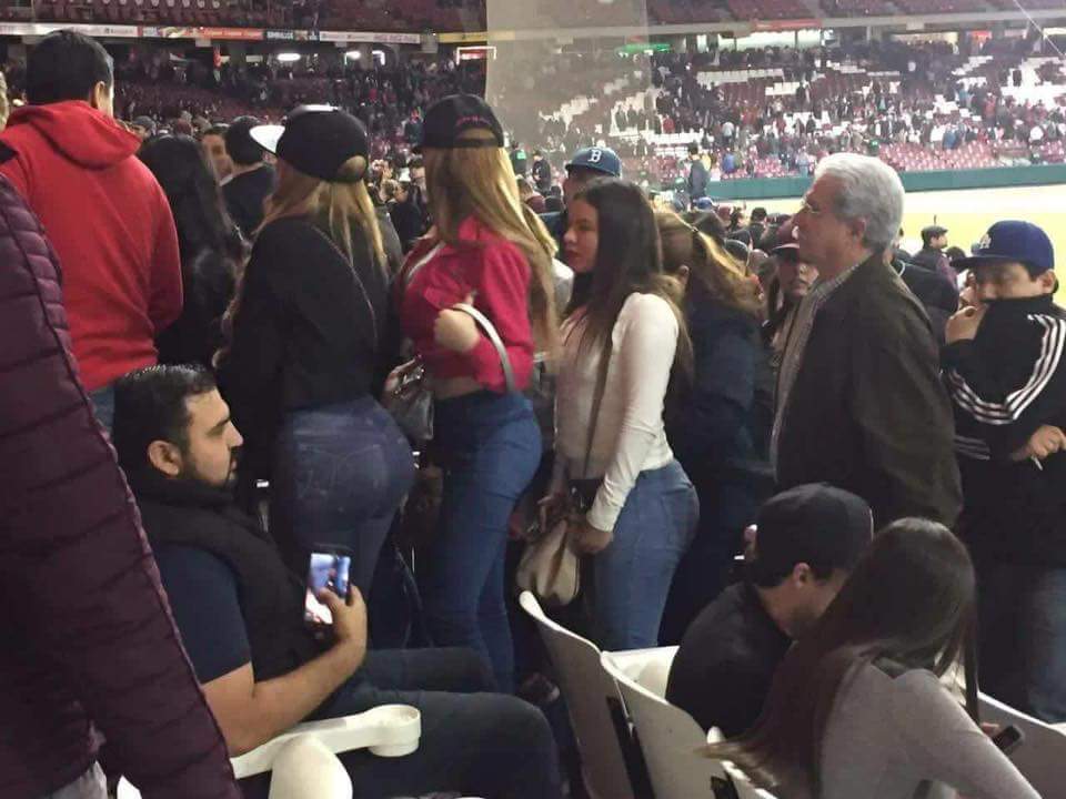 1amzo's tweet image. 😂😂