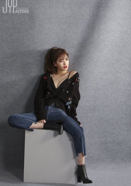 idolskorean's tweet photo. Bae Suzy https://t.co/1AVorSXDVr