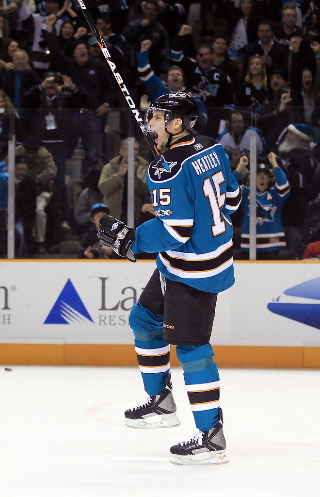 Happy 37th Birthday to alumni forward Dany Heatley. 