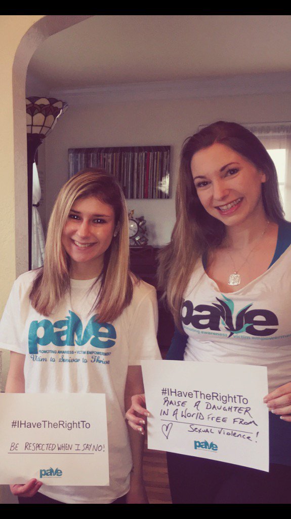 tweetangelarose's tweet photo. Heading to #WomensMarch to represent @PAVEinfo!
#iHaveTheRightTo 
#ShatterTheSilence 
@jean_ruggiero https://t.co/2cGnGwbie4