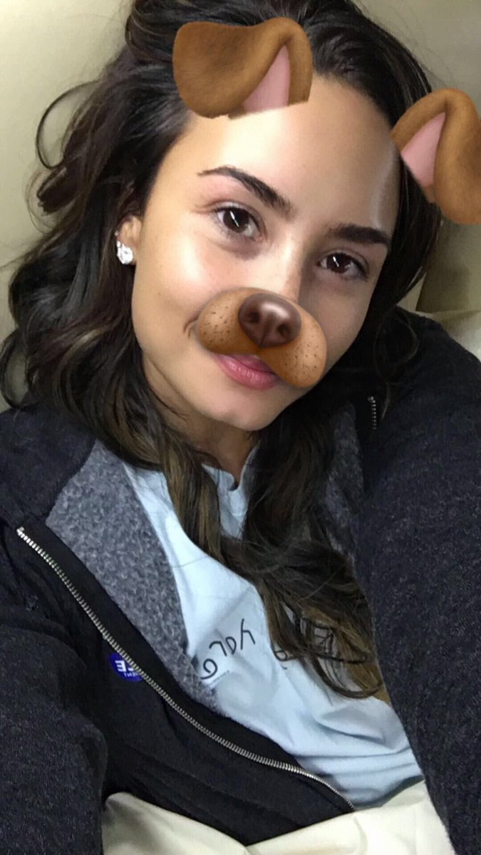 ritaleee's tweet photo. Demi Lovato com efeito de cachorrinho apreciaction tweet 

LOVATICS REINAM #Lovatics #BestFanArmy #IHeartAwards https://t.co/IZWyDpl2xV