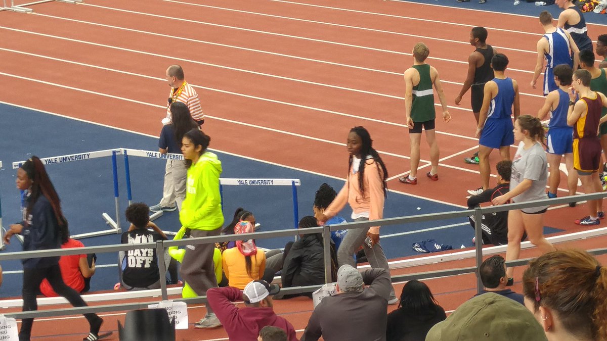 ElProfeLowe's tweet photo. It's almost like #AbbeyRoad @WhippetsXC @DWHSAthletics 
Girls 400m runners
@Tjaira_ , M. Furtado, @Hawa_Williams and @jbianco710 https://t.co/grLDSuS7hi