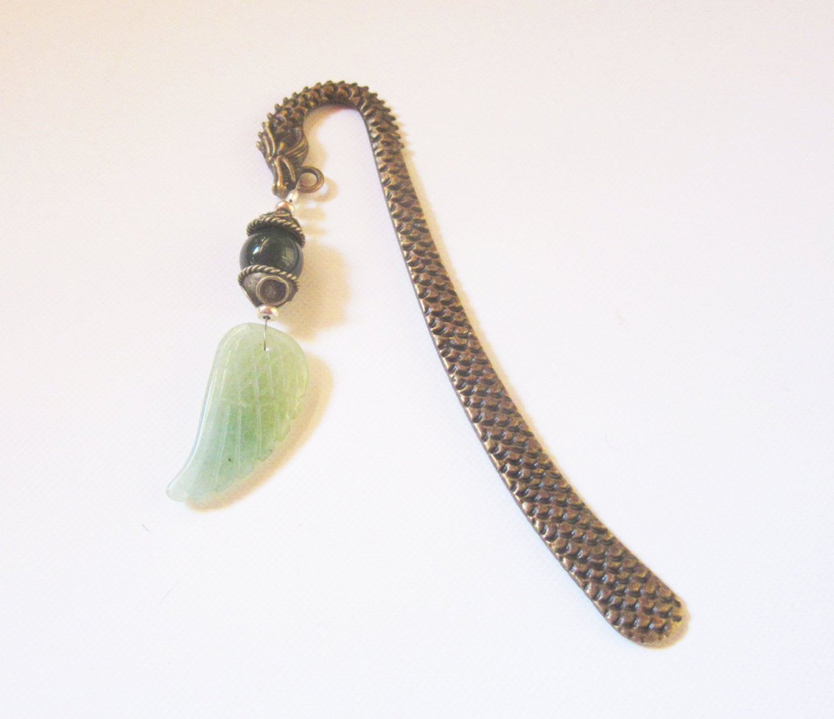 Gwynstone's tweet photo. jade dragon wing bookmark - fantasy bookmark - carved jade wing - blood… https://t.co/I1Qopy1HZQ #Etsy #ChildReader https://t.co/qwmD8z3V8N