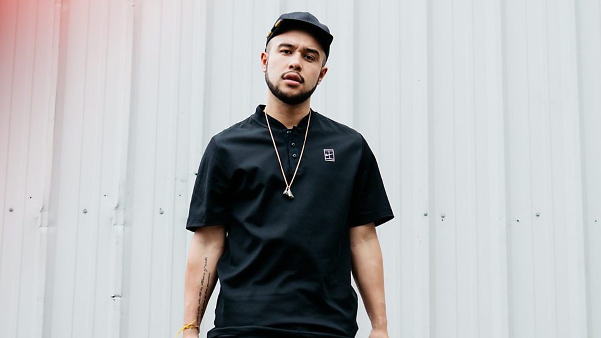 R1Dance's tweet photo. This week we have a new Number 1 on the #R1DanceChart. It's @JaxJones and @raye with their massive hit "You Don't Know Me". What a tune! https://t.co/QNK81BpvxT