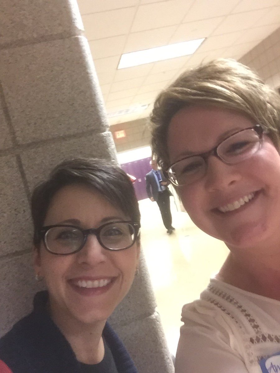 AmandaMeachem's tweet photo. Google Hangouts are great, but I ❤old-school Hangouts w/my bestie at #PLSDu! https://t.co/vQ257Rqph7