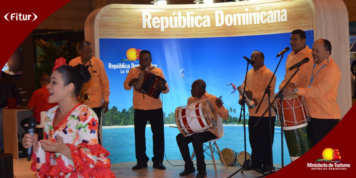 TurismoRD's tweet photo. Tambora y güira ponen a vibrar #Fitur2017 al ritmo de los dominicanos. #RDenFitur2017 #RepublicaDominicana #VisitDR #Allinfivedays https://t.co/JBxhucJNnx