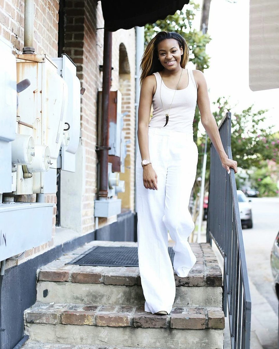 streetstyleAF's tweet photo. In love with how @styldgrace paired her white wide legged pants.
Thank you for being such a beautiful style inspiration. 
#styleblogger https://t.co/TCotp57tyw