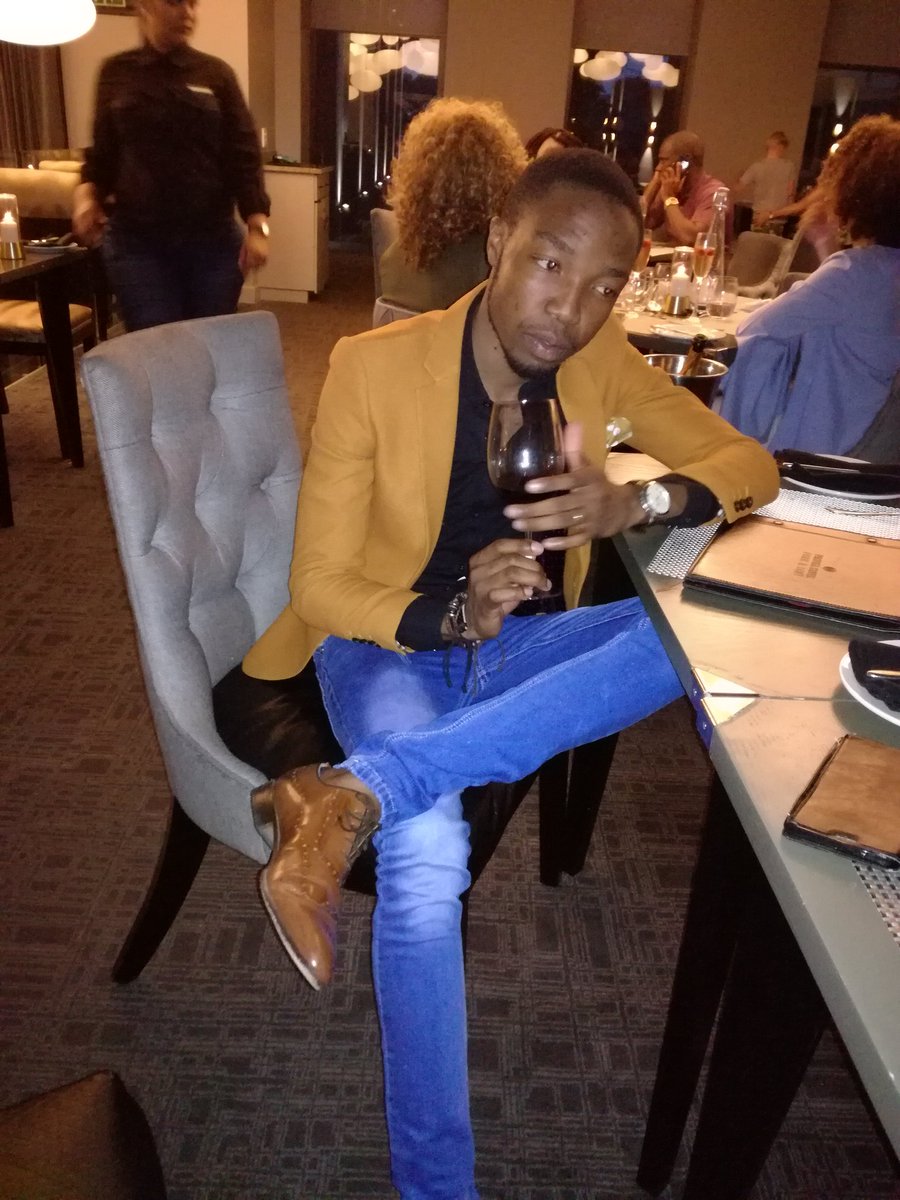 vusiphiri6's tweet photo. It's a Gatsby lifestyle! All or Nothing @nkunaremember https://t.co/1oXCBgxto9