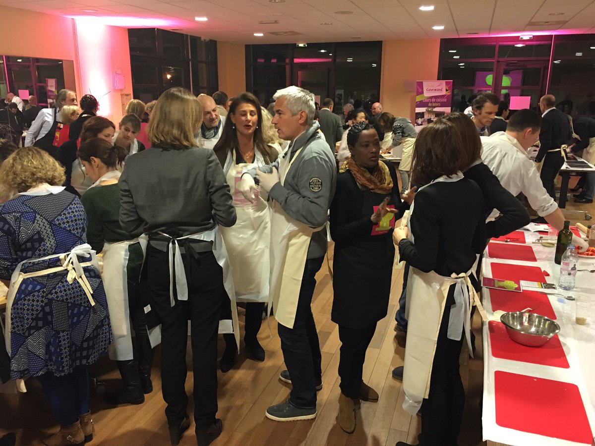 BabetteDR's tweet photo. me voilà A #Mareil marly accompagnant Brigitte Morvan  la maire  de Mareil Àu meeting Cook avec des gastronomes amateurs chefs D entreprise https://t.co/RgLFI3AomR