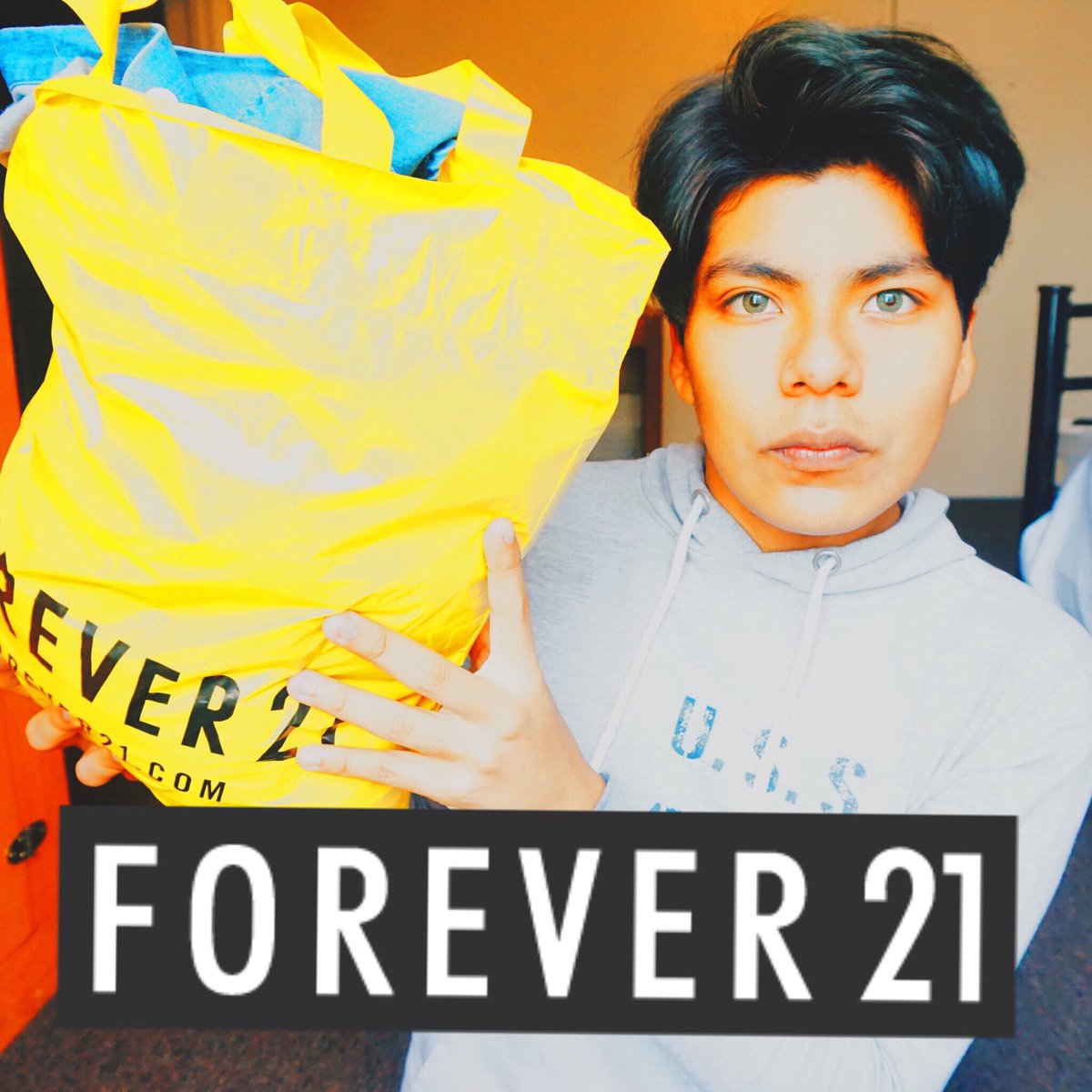 itsChrisiggz's tweet photo. Support Youtuber + Fashion Blogger @carlosiofficial get on @Forever21 Spread your voice by retweeting this photo. Thank you!!! https://t.co/vc6efANSM9