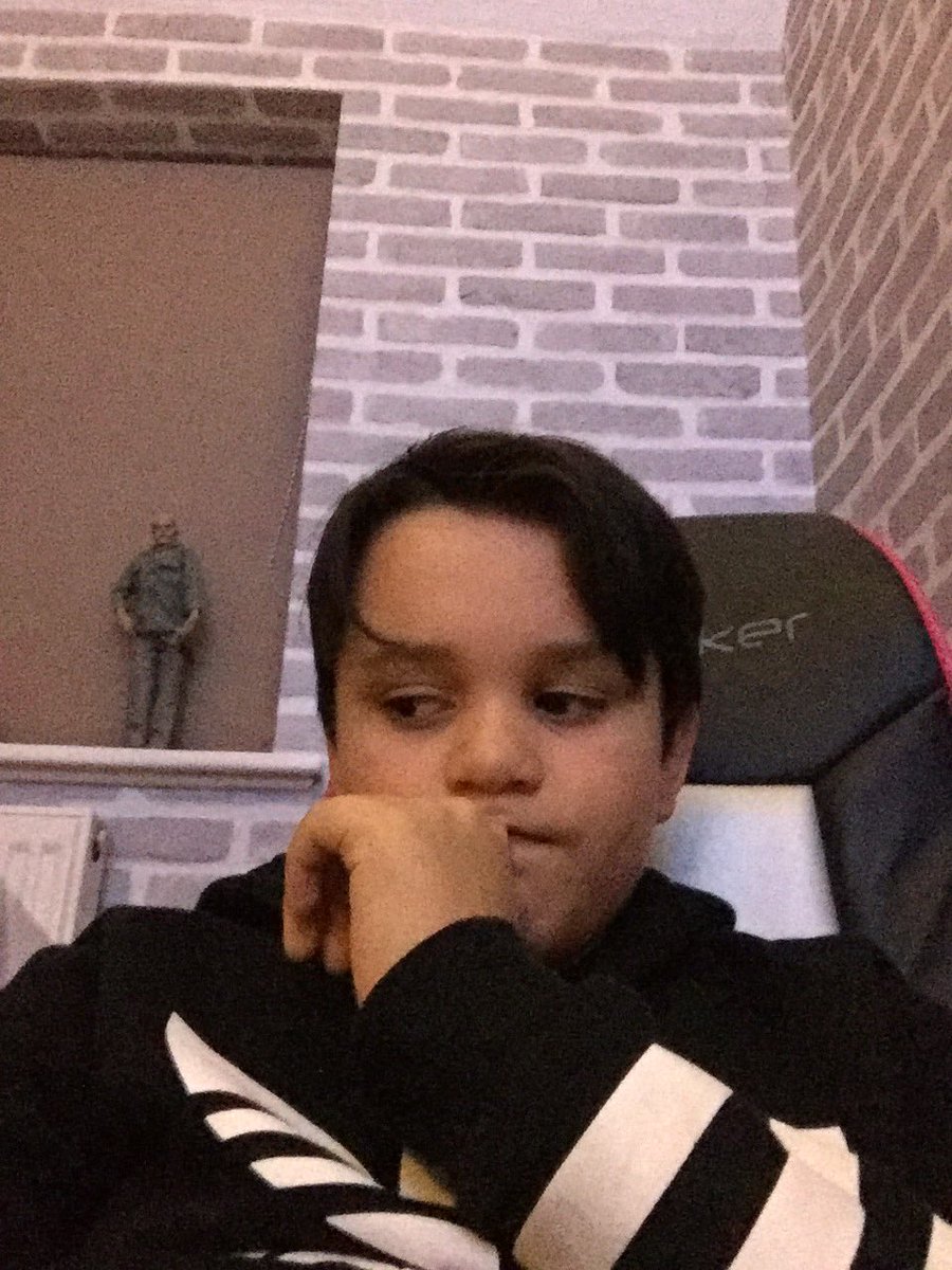 ImAngryZach's tweet image. Bored