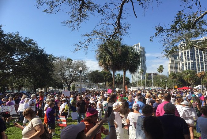 PHOTOS: The Women's March in downtown St. Pete has kicked off. goo.gl/axupb2?cid=twi…