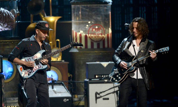 JornalOGlobo's tweet photo. Após dez anos, Audioslave volta aos palcos em show anti-Trump. https://t.co/hygZAeZd5v https://t.co/xWqqvdYZlF