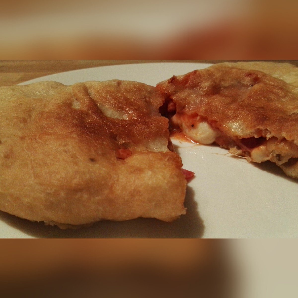 momenchants's tweet photo. @Lugetersch Danke für das grandiose Rezept! Die Calzone war der Hammer!☺ https://t.co/M7jd32IhoO