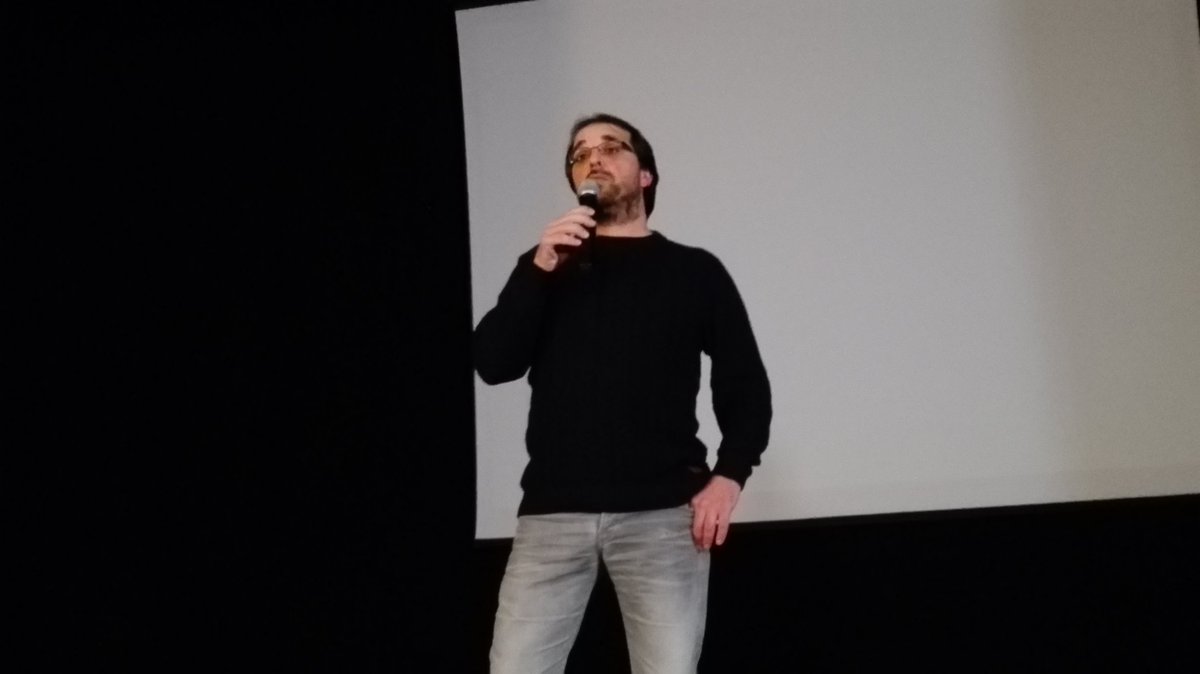 RadioKras's tweet photo. A punto de proyectarse "Nacido en Siria" @borninsyria de @HernanZin en Xixón con la sala llena.
#CineSocialyDDHH https://t.co/y3IsZ4WgWv