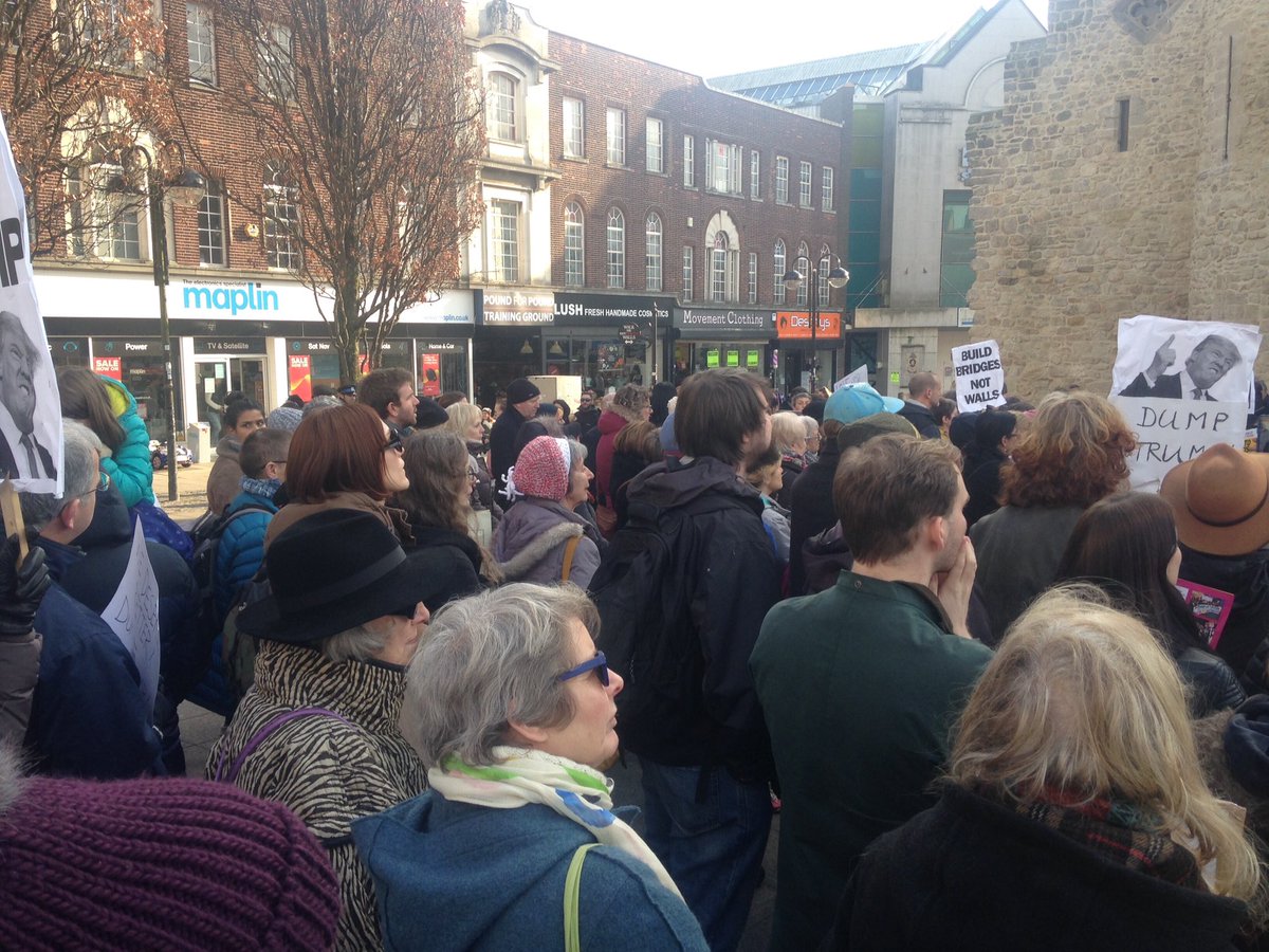 tiffanylily93's tweet photo. @LushLtd including directly outside Lush Southampton!! -Hundreds of women and men gathered at Bargate for the Women's March on Southampton! https://t.co/QixIftYEat