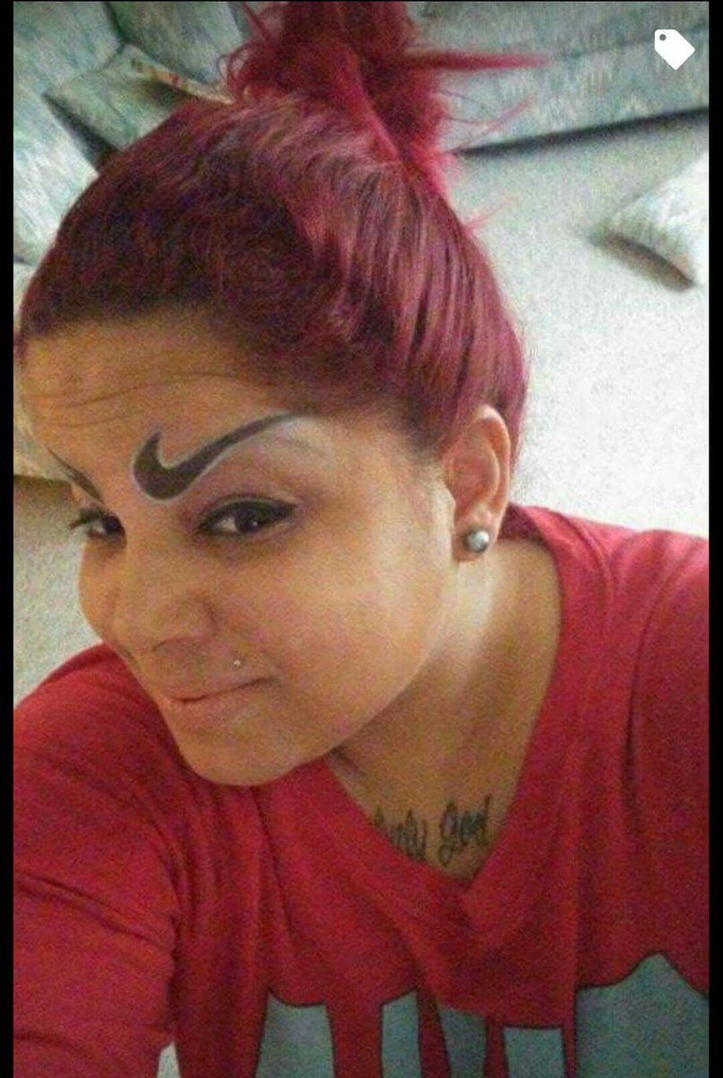 Wacosta1990's tweet photo. - Hola, vengo a que me arregle las cejas

- Claro, ¿Que es lo que mas te gusta?

- El deporte.

- NO SE DIGA MAS https://t.co/PbqvQqelTu