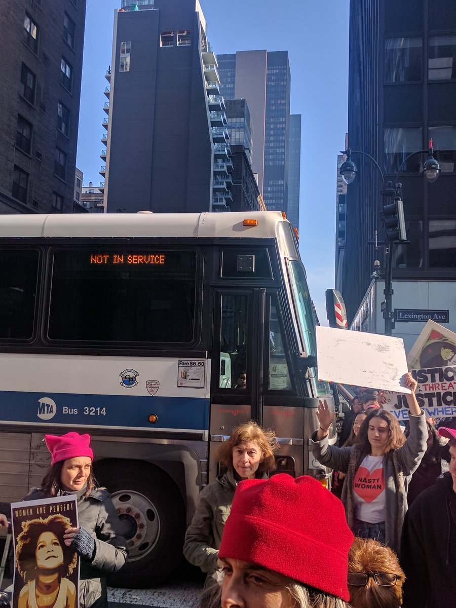 sherieffff's tweet photo. NOT IN SERVICE.
#itsshutdown https://t.co/z3e8cztI7t