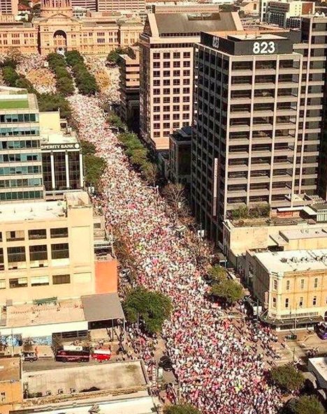 evanasmith's tweet photo. Austin #womensmarch: estimated to be 50k https://t.co/FQsxd7JqJW