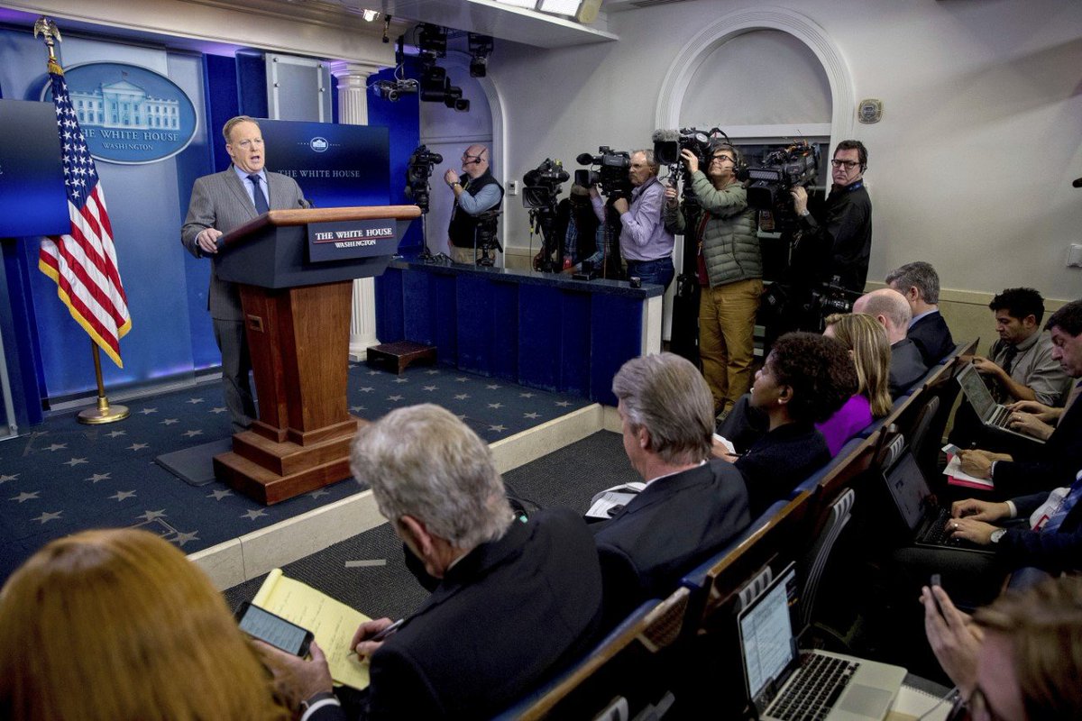 トランプ大統領、誕生 就任式ライブ：日本経済新聞