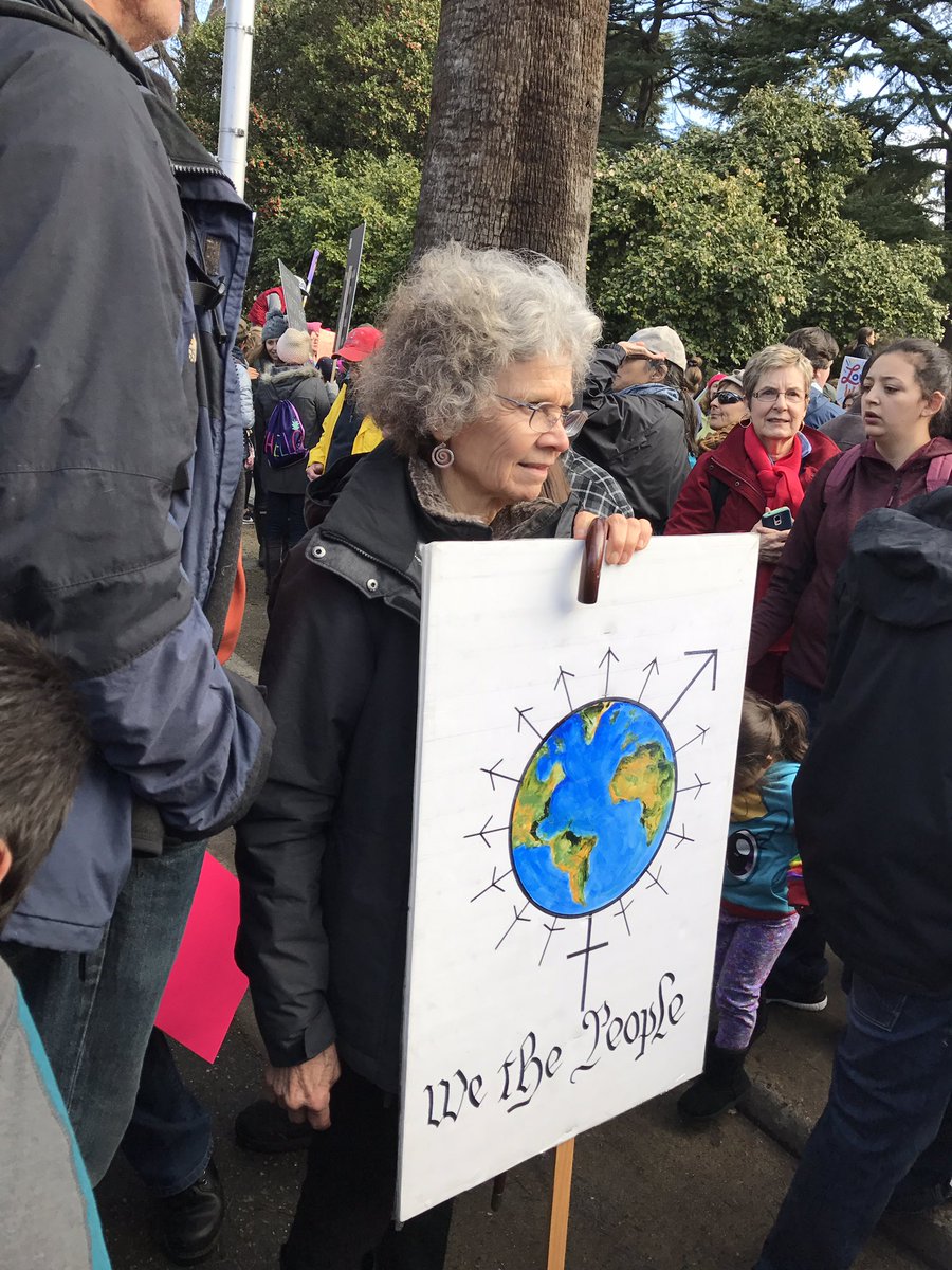 BayAreaFan19's tweet photo. #WomensMarch #Sacramento #California #21Jan2017 ✌🏼😎 https://t.co/yennYhCv47