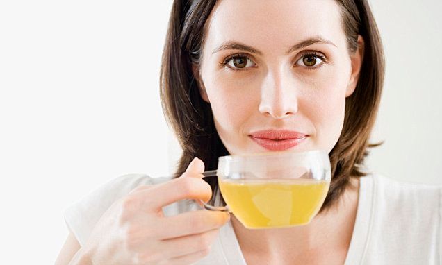 yychealthnut's tweet image. Why we should ALL be drinking green tea buff.ly/2jBltAE via @Femail #Tea #GreenTea #BenefitsOfTea