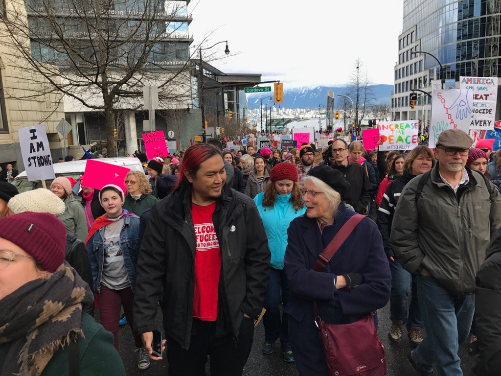 GeorgeHeyman's tweet photo. #WomensMarch #Vancouver #manythousands #rights https://t.co/ILEYhPDuLw