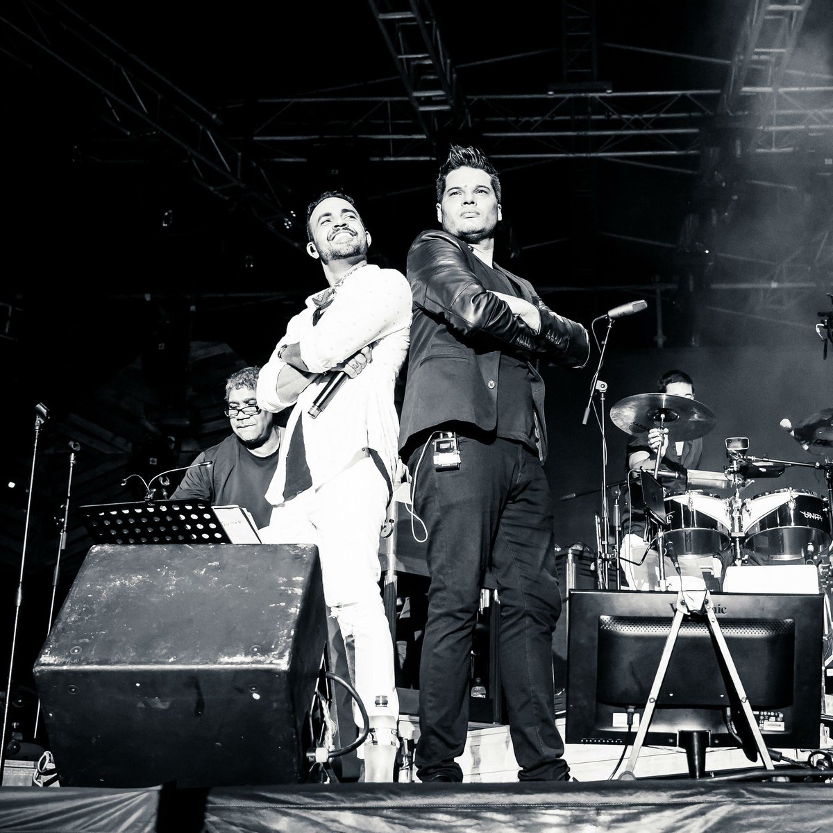 UnityTribute's tweet photo. Tremendo el talento de @JeanMusicTweets y @FvargasMusic ! 🎤 Flow intenso cada vez que suben al escenario con #UnityMJTribute !! 😃 https://t.co/GVHDiAGY8Y