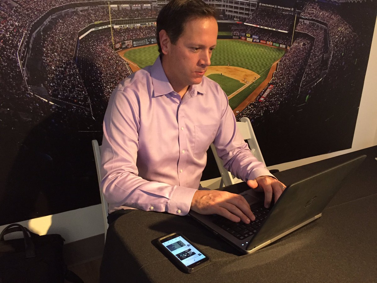 The man of the hour @CJNitkowski is underway with his #AMA from #RangersFanFest!   reddit.com/r/texasrangers https://t.co/J3YmlBwWSn