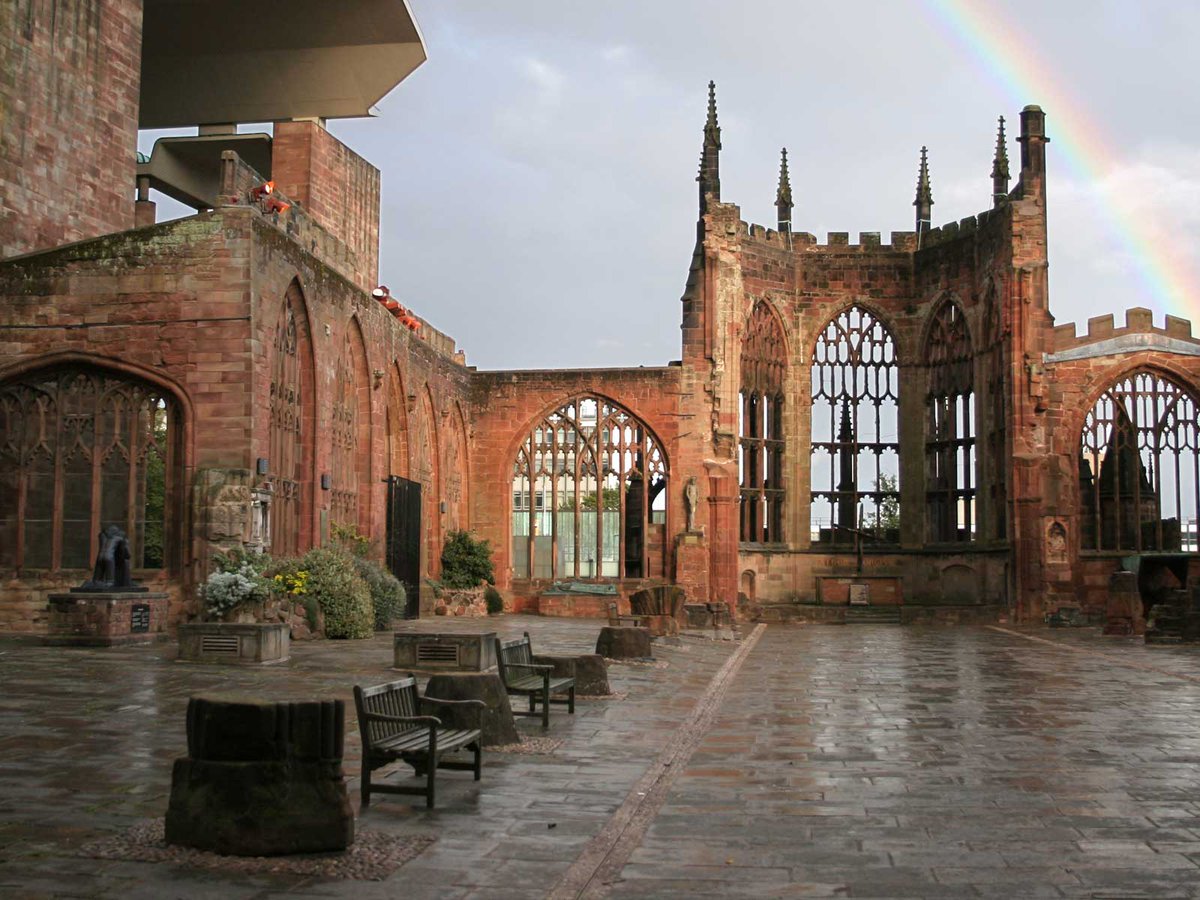 coachscanner's tweet image. Hire a Coach or Minibus and discover #CoombeCountryPark #TransportMuseum #StMarysGuildhall #Coventry ow.ly/puJm307P1lc