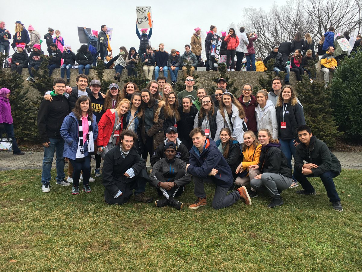 mesko77's tweet photo. #WomensMarch #phs2dc https://t.co/qQU3Q7KWtW