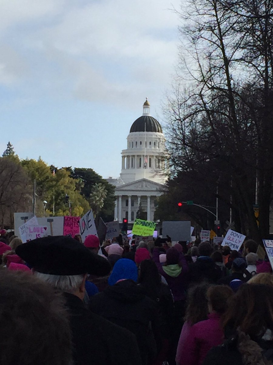 Let's go 👏🏾👏🏾👏🏾 #sacramentoproud #WomensMarch 👊