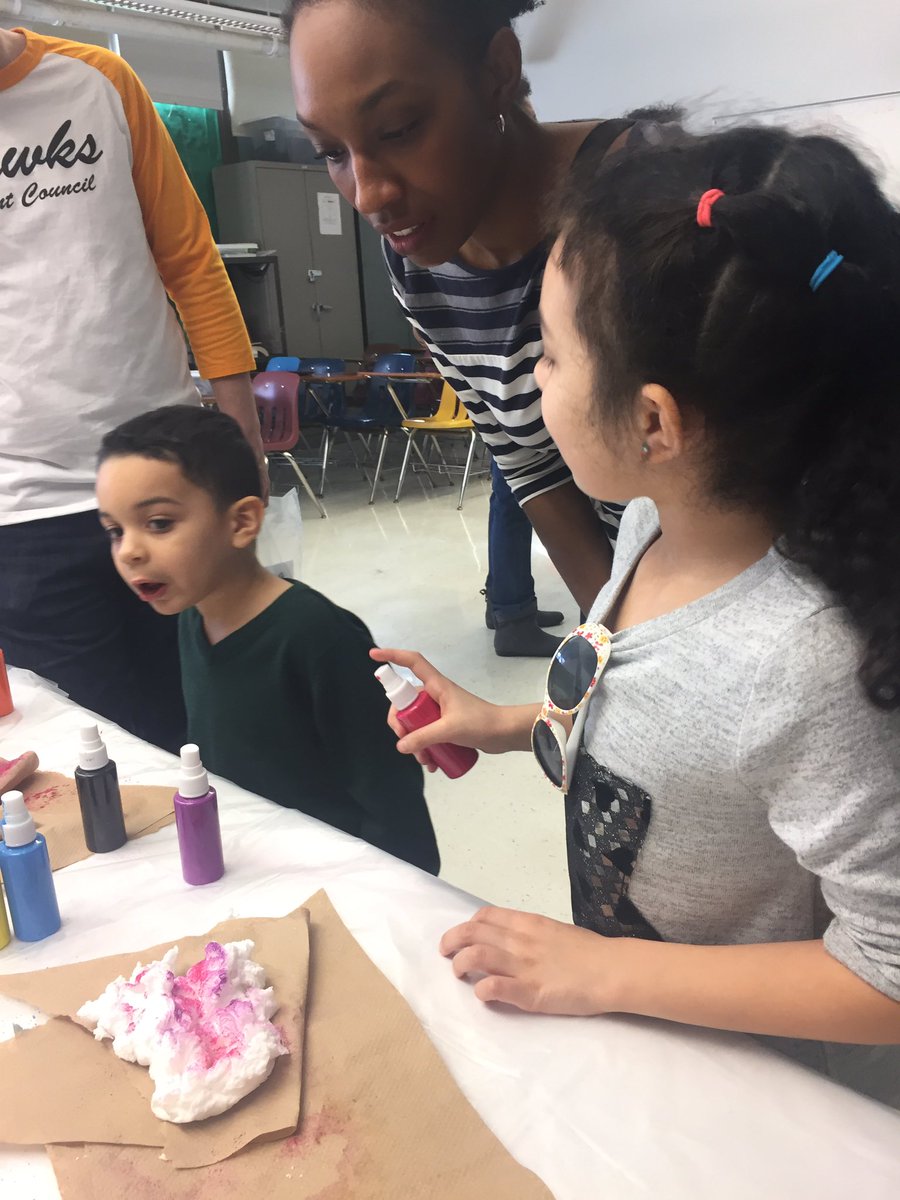 HSDGifted's tweet image. Great job @khealy185 @mrhealyhealymr  @thinkdreamdare1 getting @HazelwoodSD community excited about STEM #STEMextravaganza
