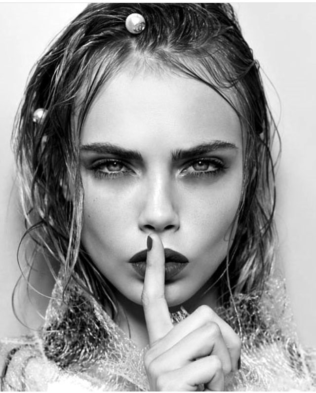 sofia_lopera2's tweet image. La Perfección en una sola mujer 😻😻😻 i love so much @Caradelevingne