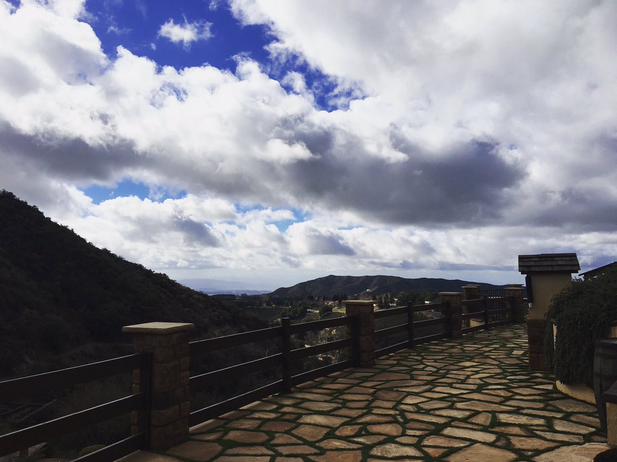SGWeddings2017's tweet photo. The view after a rainstorm 🌧😍❤️ https://t.co/emjnBKg9hL