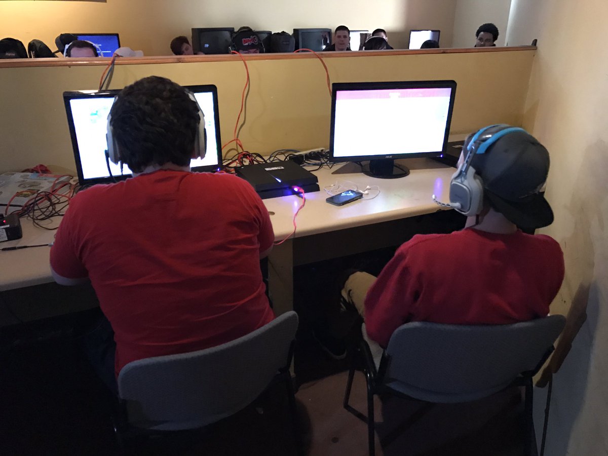 GamingCeaseless's tweet photo. We're live! https://t.co/QRRMEDNCwo @Relay_RTs @InfamousRTs https://t.co/Ad2GuXZahA