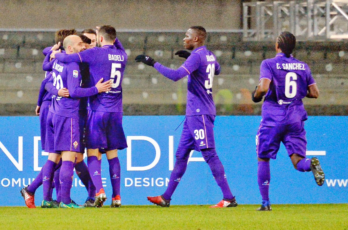 carlossanchez6's tweet photo. Feliz con la victoria! 🤗 Felice con la vittoria! #forzaviola 👊🏿 #laroca https://t.co/8JwZEv950B