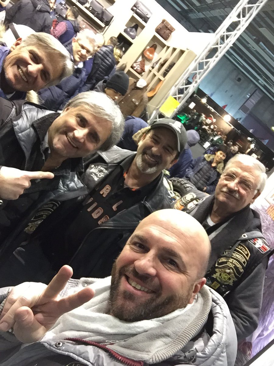 LegnanoChapter's tweet photo. LCI al Motor Bike Expo di Verona con un mito mondiale dell'avventura sulle due ruote!! https://t.co/75mCVzg8wI
