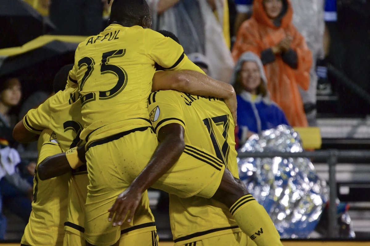 A great way to celebrate. #NationalHuggingDay #CrewSC https://t.co/4xQ6IPVVjM