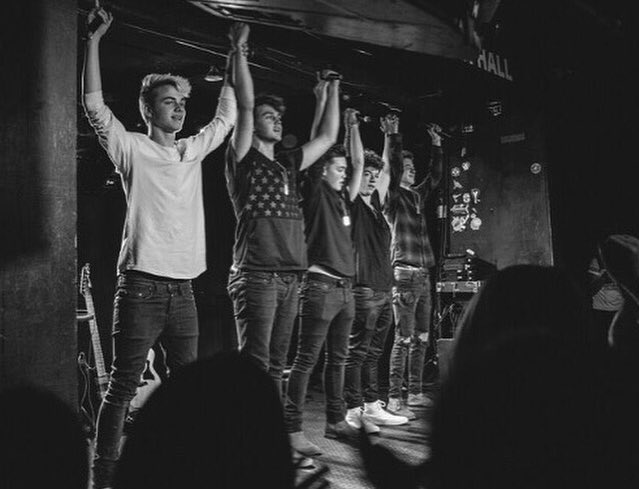 fvjonah's tweet photo. I'm so happy for you guys  :) https://t.co/Q3sWEfzJE7