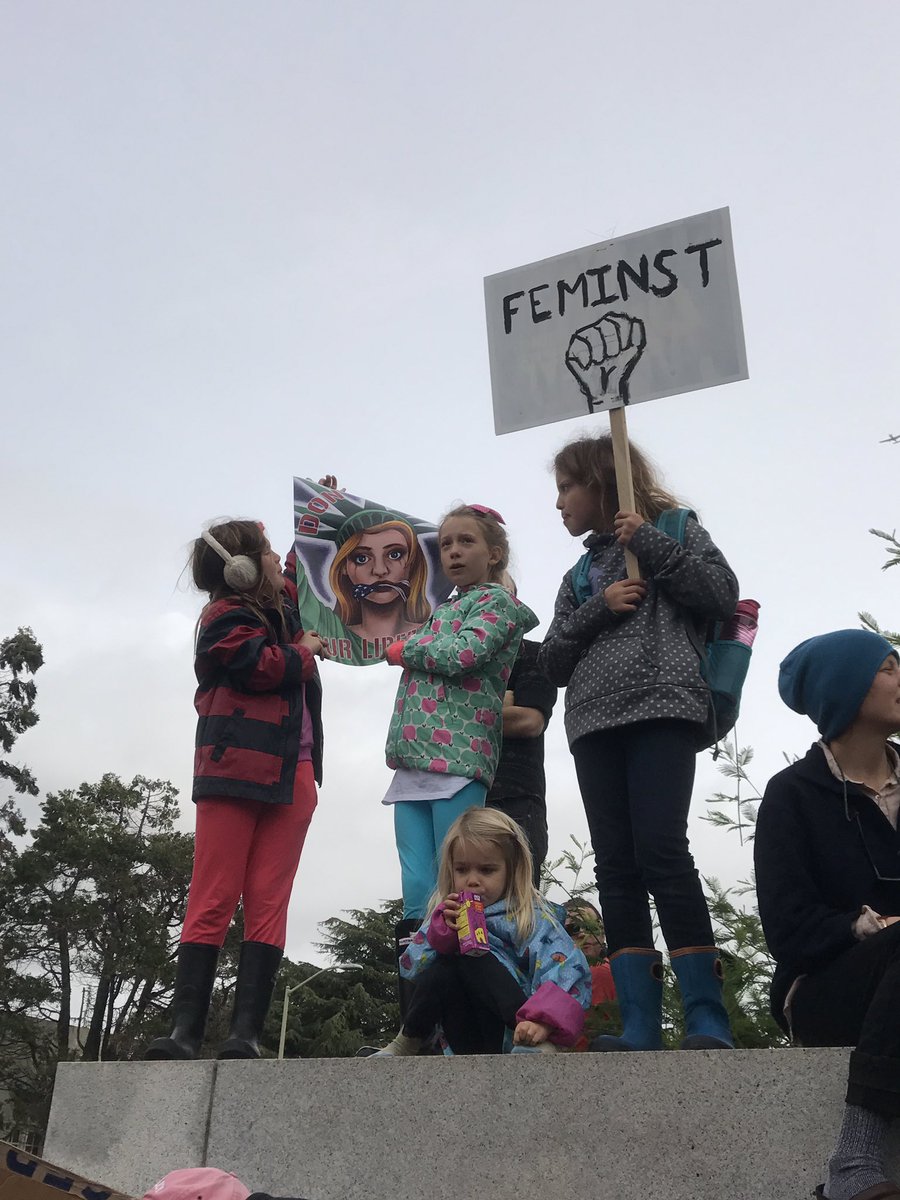 camiinthisthang's tweet photo. Oakland women's march 💗💖💘💟💞💕❤️💚💙💚💛💖💘💝 https://t.co/Rsc6zGE1cr