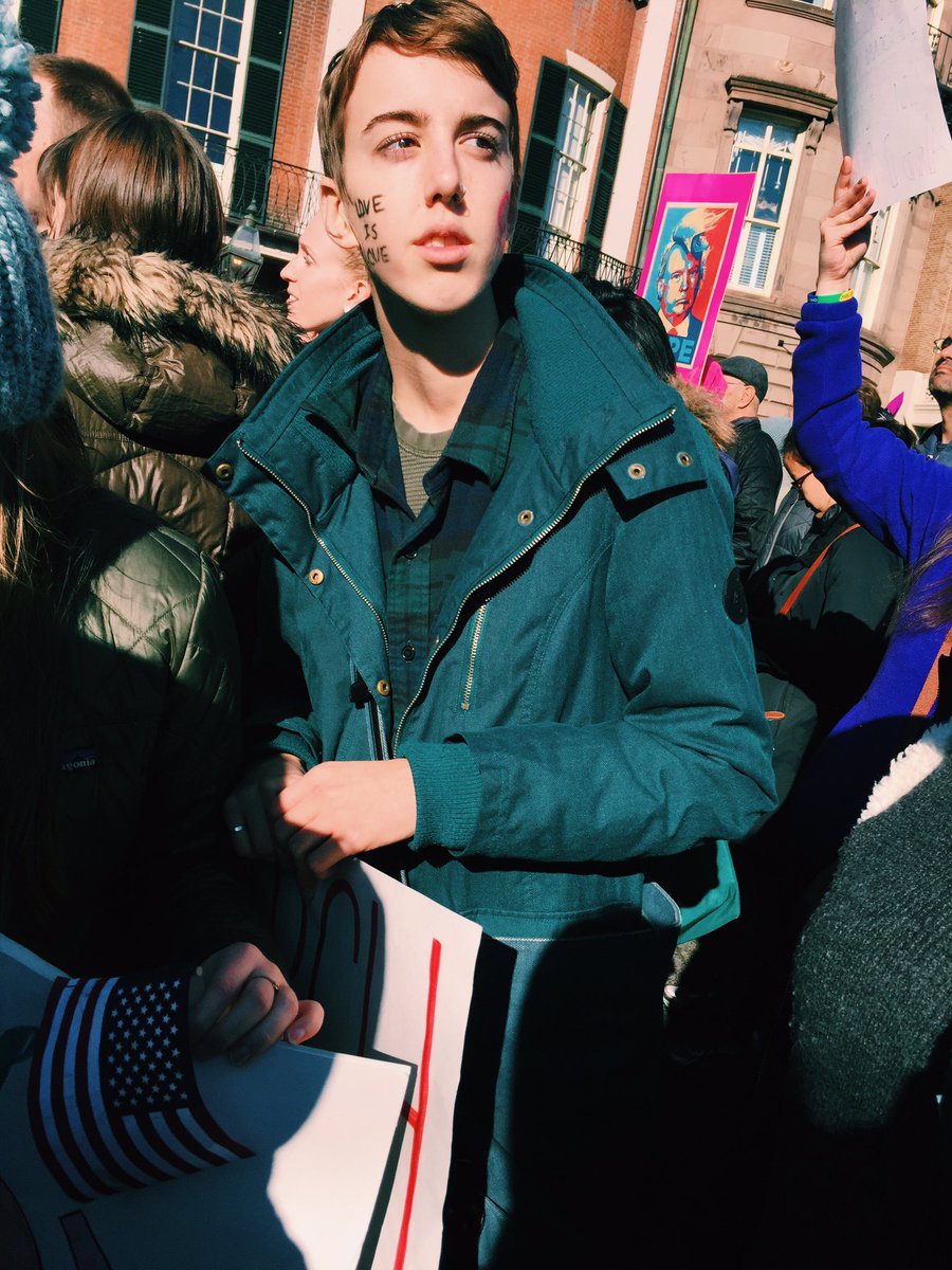 s0phmac's tweet image. don't throw up your hands, roll up your sleeves. #womensmarch