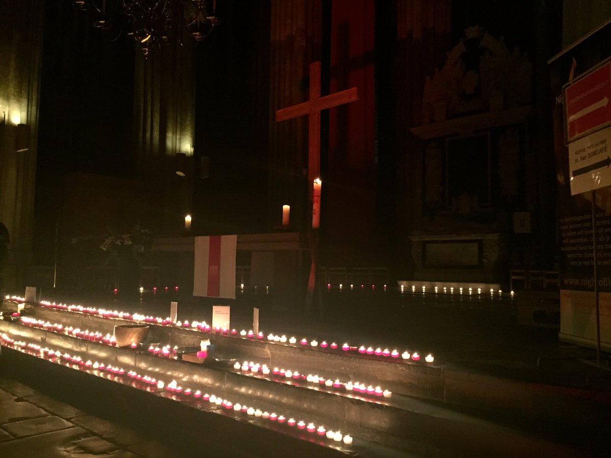 Een waardevol bezinningsmoment in hartje Utrecht <a href="/NightofLightDom/">Night of Light</a>. Er moet niets, je bent gewoon welkom. Mooi!