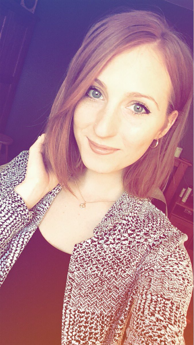 Back from Disneyland 💛 now I'm ready for 2017! #work #focus #newhair #poser