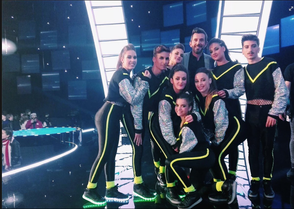 eddouardo's tweet photo. Noche de mucha emoción! #gottalent recordando #ZISTARLITY primera edición!! https://t.co/8fGLzXLwDn