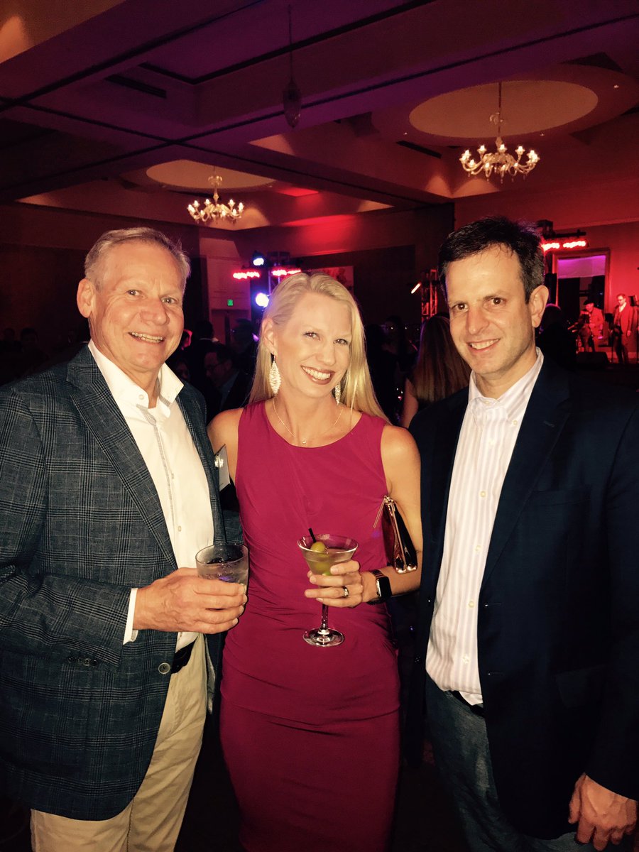 drkarenhorton's tweet photo. #AtlantaBreastMeeting moments! #ilooklikeaplasticsurgeon #breastexperts https://t.co/l9ob5VqScn