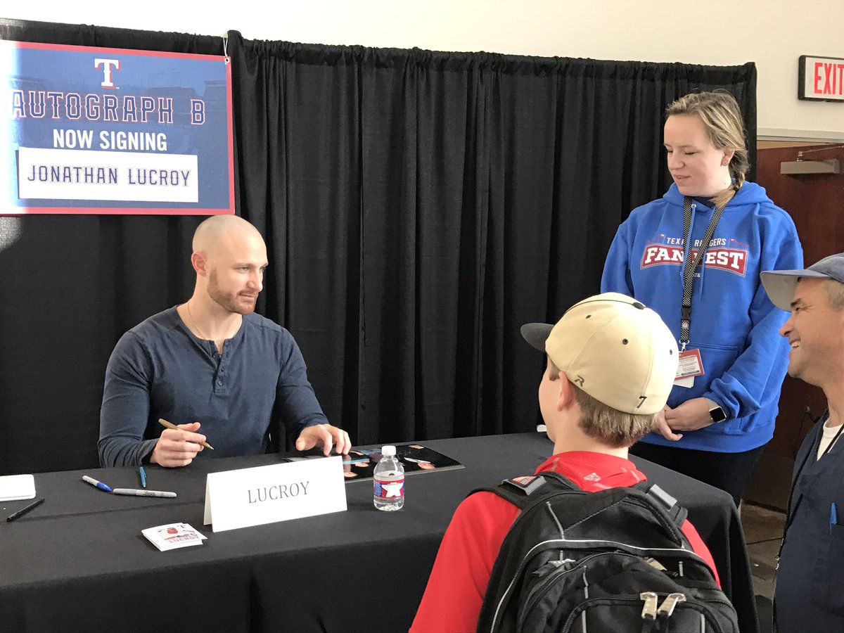 Looking fly, @JLucroy20. #RangersFanFest https://t.co/RHf2wYy5kI