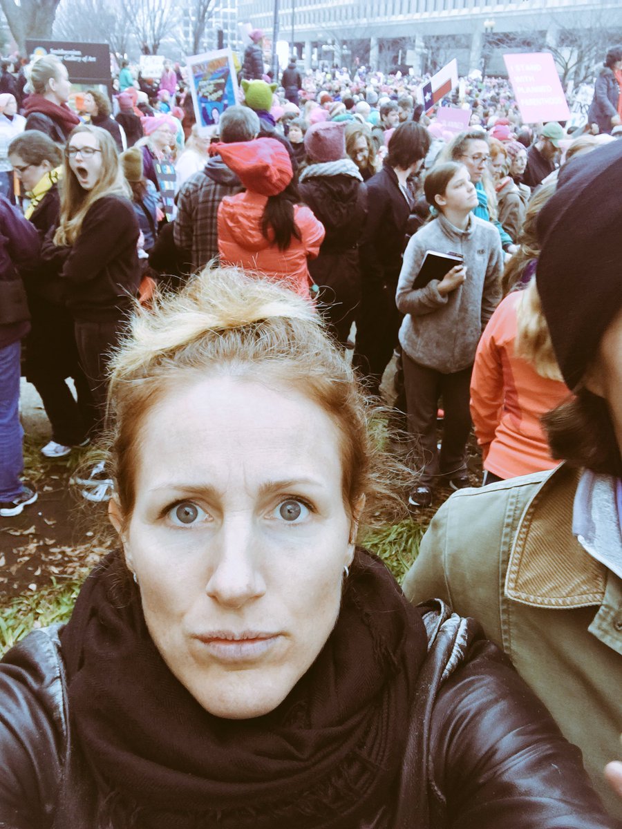CristaSamaras's tweet photo. I march to resist, reframe and rebuild. To everyone at the @womensmarch, you are BRAVE. #nastywoman #whyimarch #morebrave https://t.co/EpLyGmGOI9
