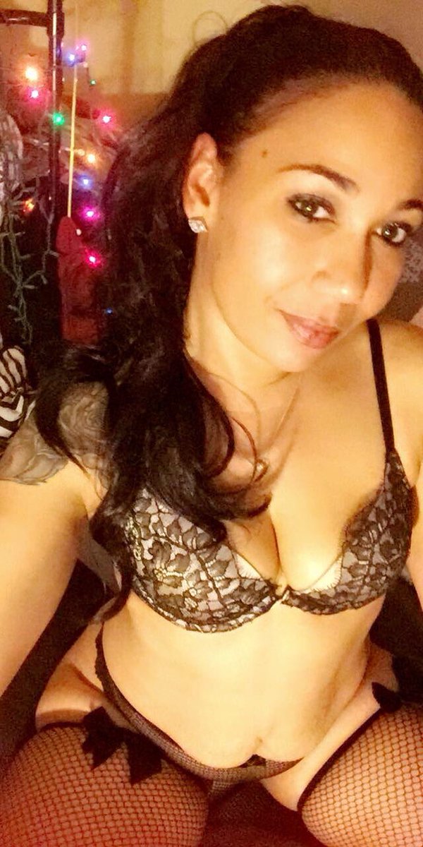 Goddess_Taylor1's tweet photo. If your not paying we're not playing #simple #femdom #goddess #PayWomenOfColor 😉@RTEBONYDOMME @RT4tat2 @slaveboy2093 @richpaypig @rtdumb https://t.co/HxdTt7RviH